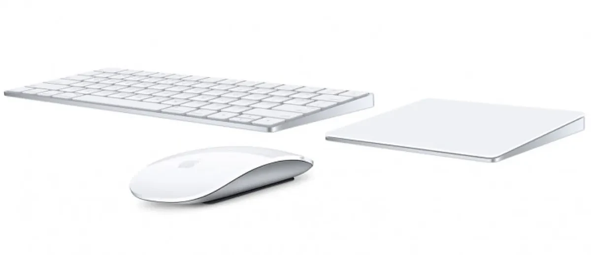古尔曼称苹果新款妙控鼠标将随新款 iMac 到来：改用 USB-C，充电端口终于挪位置 - 1