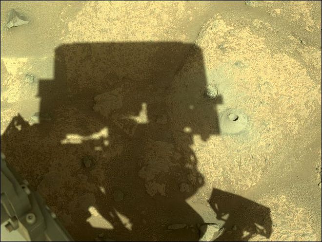 毅力号在火星上首次尝试钻孔 但未收集到任何样本 - 1