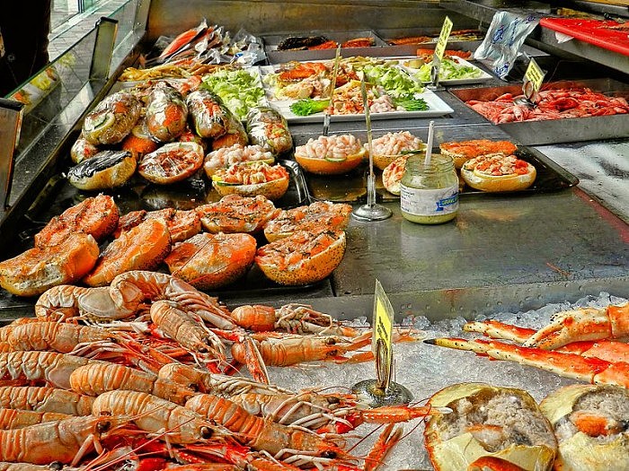 800px-Seafood_delicacies.jpg