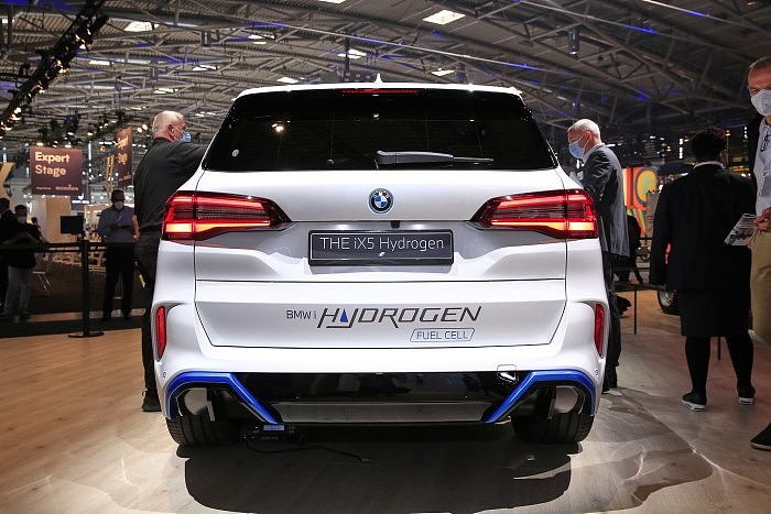 宝马在慕尼黑车展实车展示氢能X5 - 5