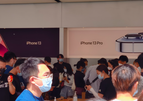 苹果 iPhone 13/Pro 系列开售首日探访 Apple Store ：加州“电力十足”，iPhone 12 系列加速贬值成全十三香 - 8