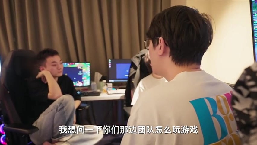 LPL纪录片《百炼成金》—S13片段：Xiaohu因失误向队友道歉 - 2