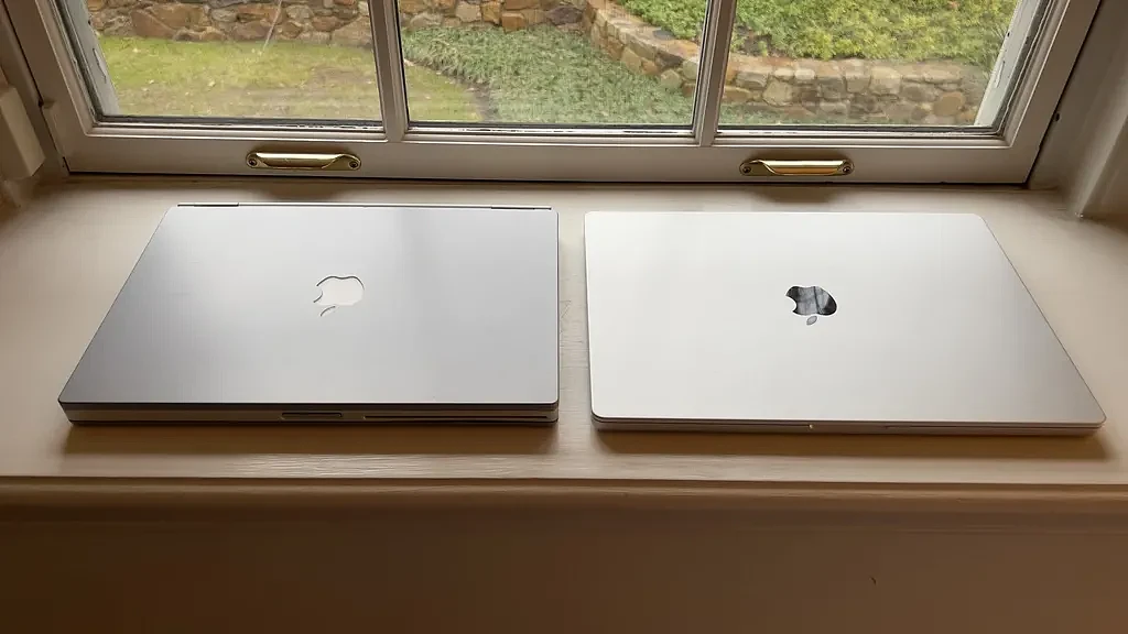 2001年PowerBook G4和2021年MacBook Pro对比：很相似 - 1