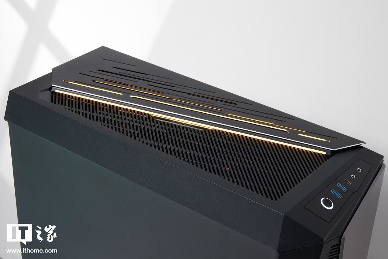 【IT之家开箱】AORUS Model X 台式机图赏：炫酷水冷 RGB，扎实做工高端机 - 5