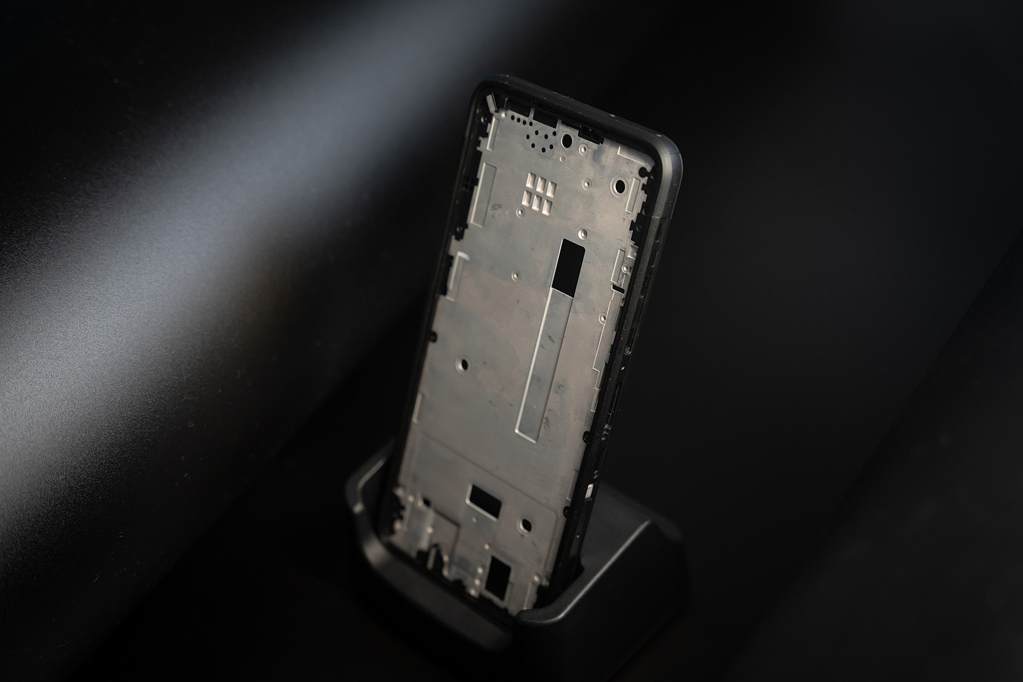 AGM X6 手机本月发布：轻薄三防设计、铝镁合金支架 - 4