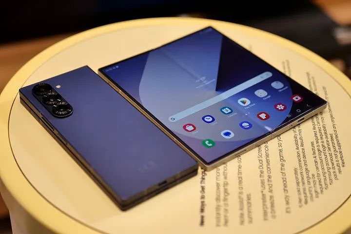 2019 年发布以来首次，三星 Galaxy Z Fold6 手机支持折叠状态下注册添加指纹 - 1