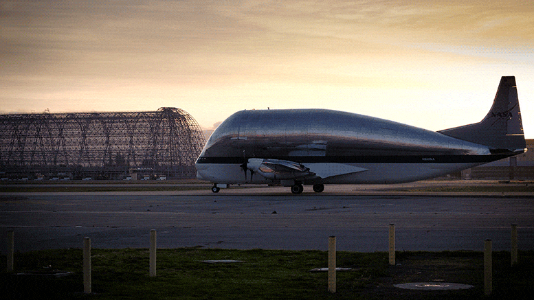 NASA“Super Guppy”巨型运输机带着阿特米斯登月任务的关键部件抵达加州 - 1