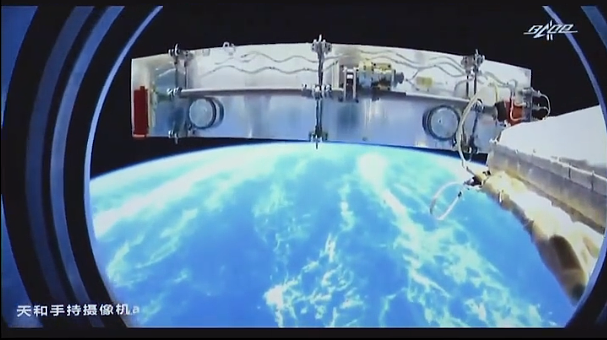 航天员刘伯明的卧室外面是地球：来感受下宇宙级别浪漫 - 1