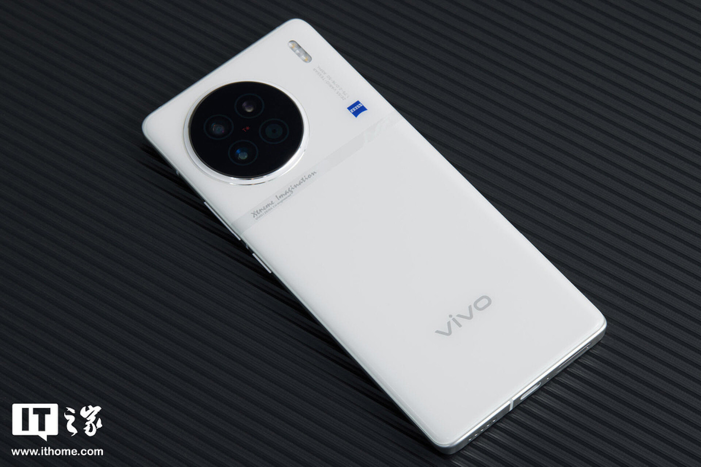 vivo X90s 手机全新配色“青漾”亮相，还有限量礼盒 - 5