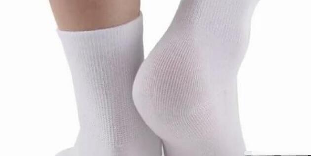为什么有得男生喜欢穿白袜子？ - 1