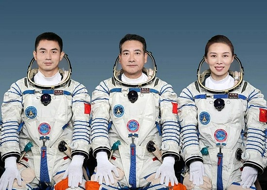 “神箭”成功发射神舟十三号 3名航天员开启半年太空生活 - 3