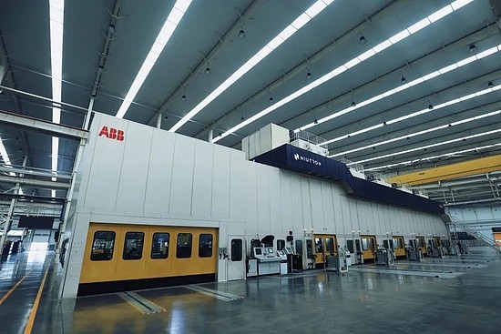 ▲工厂内部的瑞士ABB自动化产线