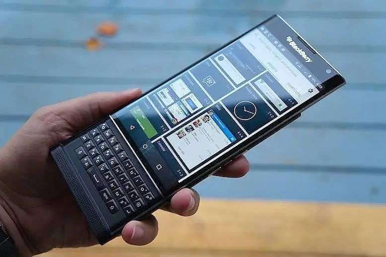 BlackBerry OS设备将终止服务支持，手里的黑莓「没用」了 - 6