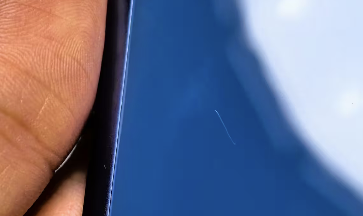 博主测试小米 14 Ultra 手机龙晶陶瓷后盖硬度，声称“6 级出现划痕、和玻璃似乎没区别” - 4