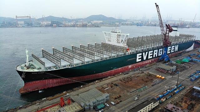 长赐号货轮进青岛船厂维修 曾造成苏伊士运河堵塞6天 - 6