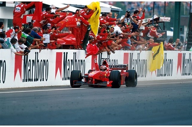 3122万元！车王舒马赫1998年F1赛车被出售 - 2