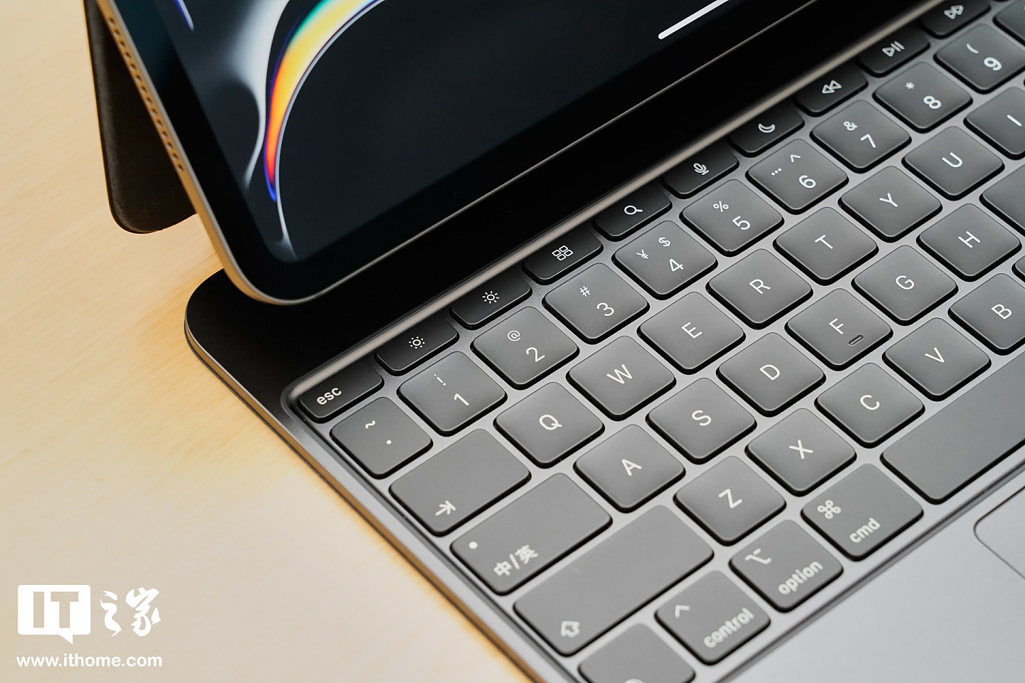 史上最薄苹果设备！IT之家现场实拍上手 2024 款 iPad Pro、iPad Air 系列新品 - 17