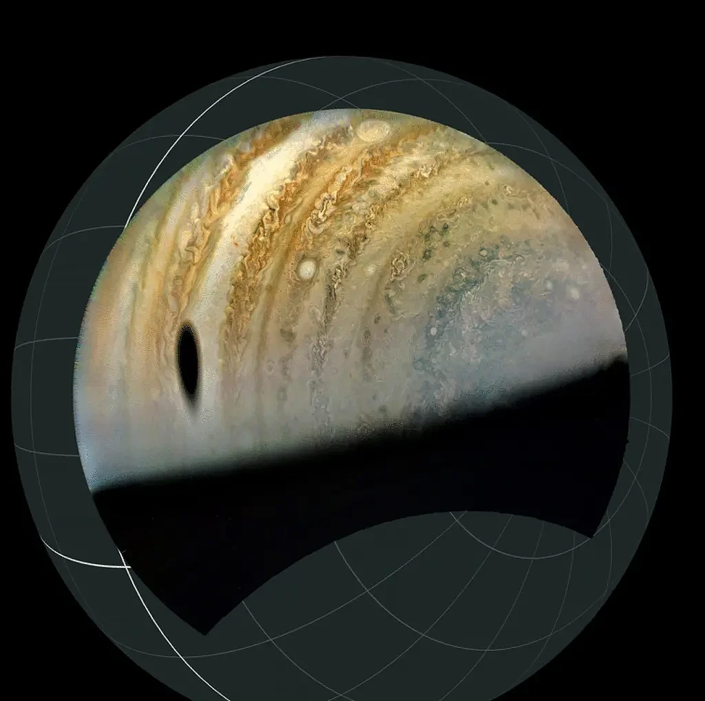 “朱诺号”传回新画面：木卫三在木星上形成巨大黑色投影 - 2