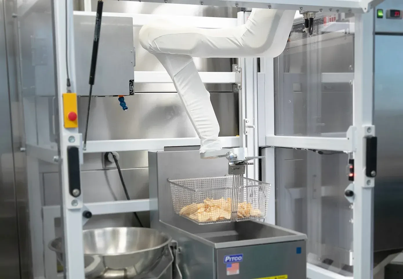 美国快餐连锁Chipotle用上机器帮厨Chippy：可快速制作玉米片 - 2