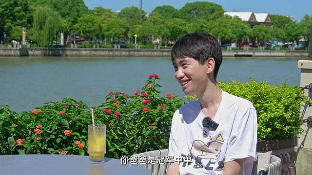 刘航专访Doinb：Doinb是一个打比赛认真，想要冠军的选手 - 1