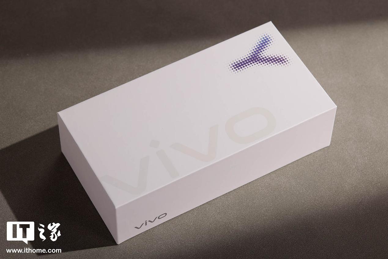 【IT之家开箱】vivo Y37 Pro 手机杏海色图赏：简洁轻灵，色泽清新 - 2