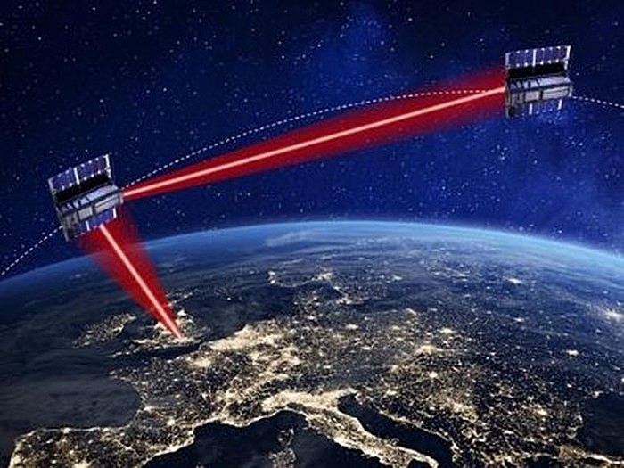 Laser-Based-Communication-Between-Satellites.jpg