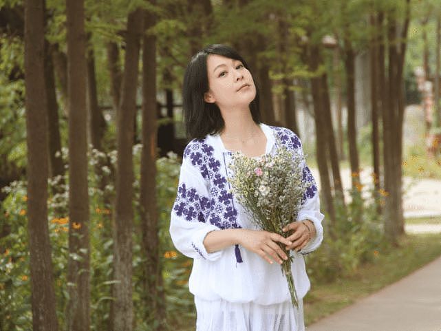 钟小江庆与刘若英结婚十周年，晒老婆美照深情表白：谢谢包容 - 9