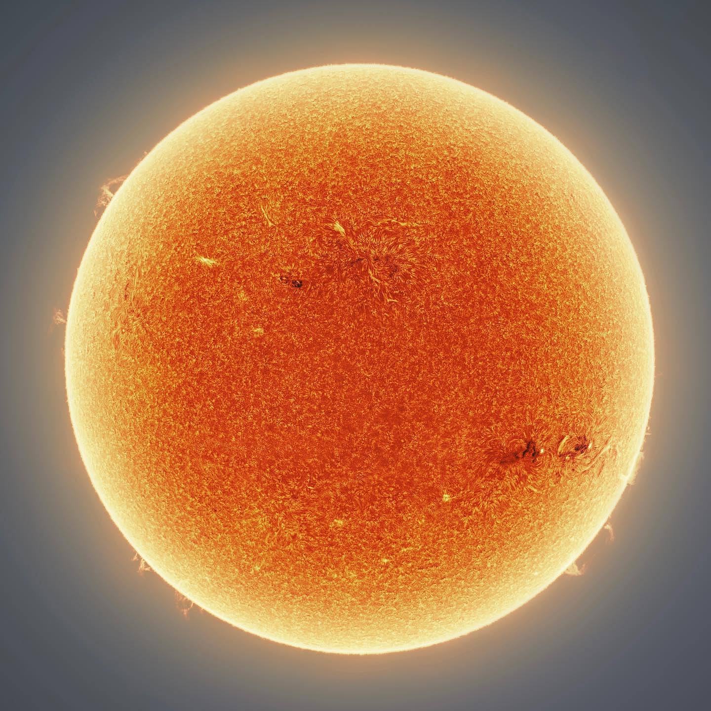 天文摄影家用15万张图制作出一张壮观的太阳照 - 6