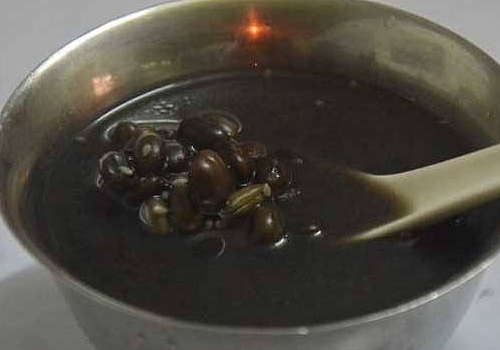 生发黑豆汤适合哪种脱发 一天喝几次 - 1