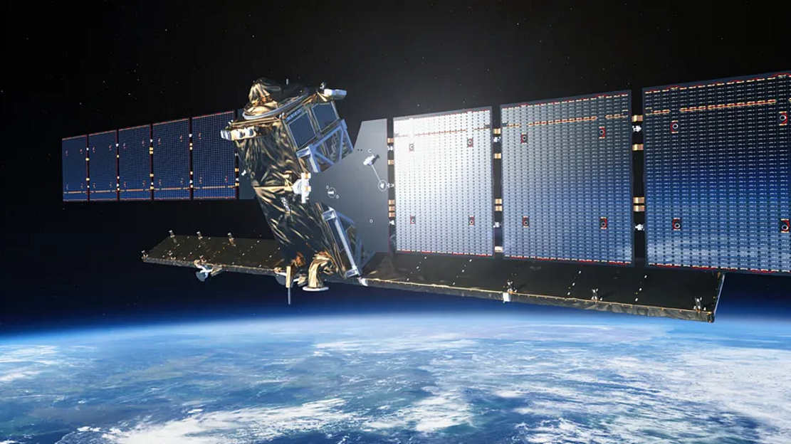 太空上演惊险一幕：ESA 哨兵-1A卫星躲过太空碎片 - 1