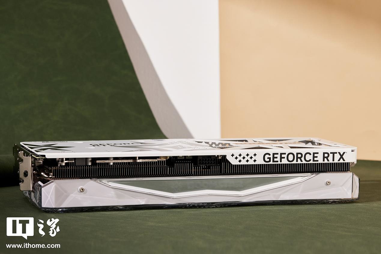 【IT之家评测室】影驰 GeForce RTX 4070 星曜 OC 评测：首发新卡中的性能王者 - 10