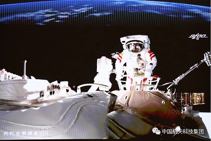 空间站航天员出舱揭秘：聂海胜接受肺功能检查 - 9