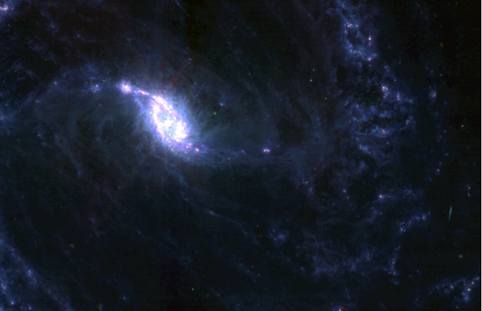 詹姆斯-韦伯望远镜新照片显示了一个奇怪的螺旋星系 - 2