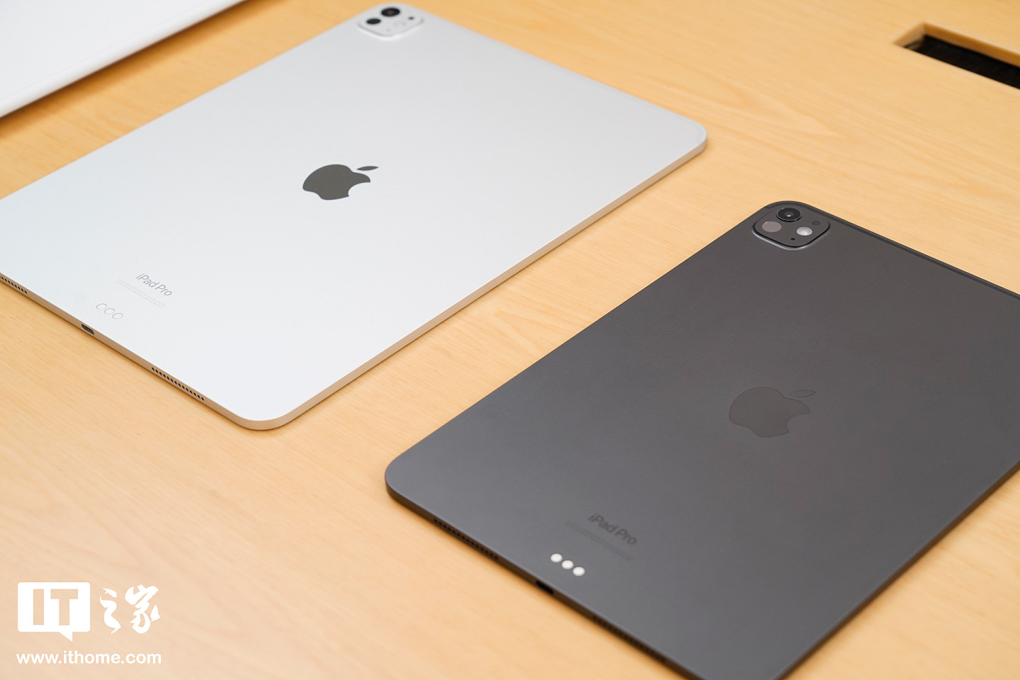 史上最薄苹果设备！IT之家现场实拍上手 2024 款 iPad Pro、iPad Air 系列新品 - 24