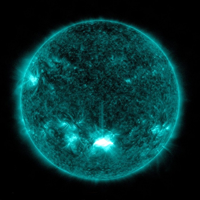 solar-dynamics-observatory-solar-flare-full.jpg