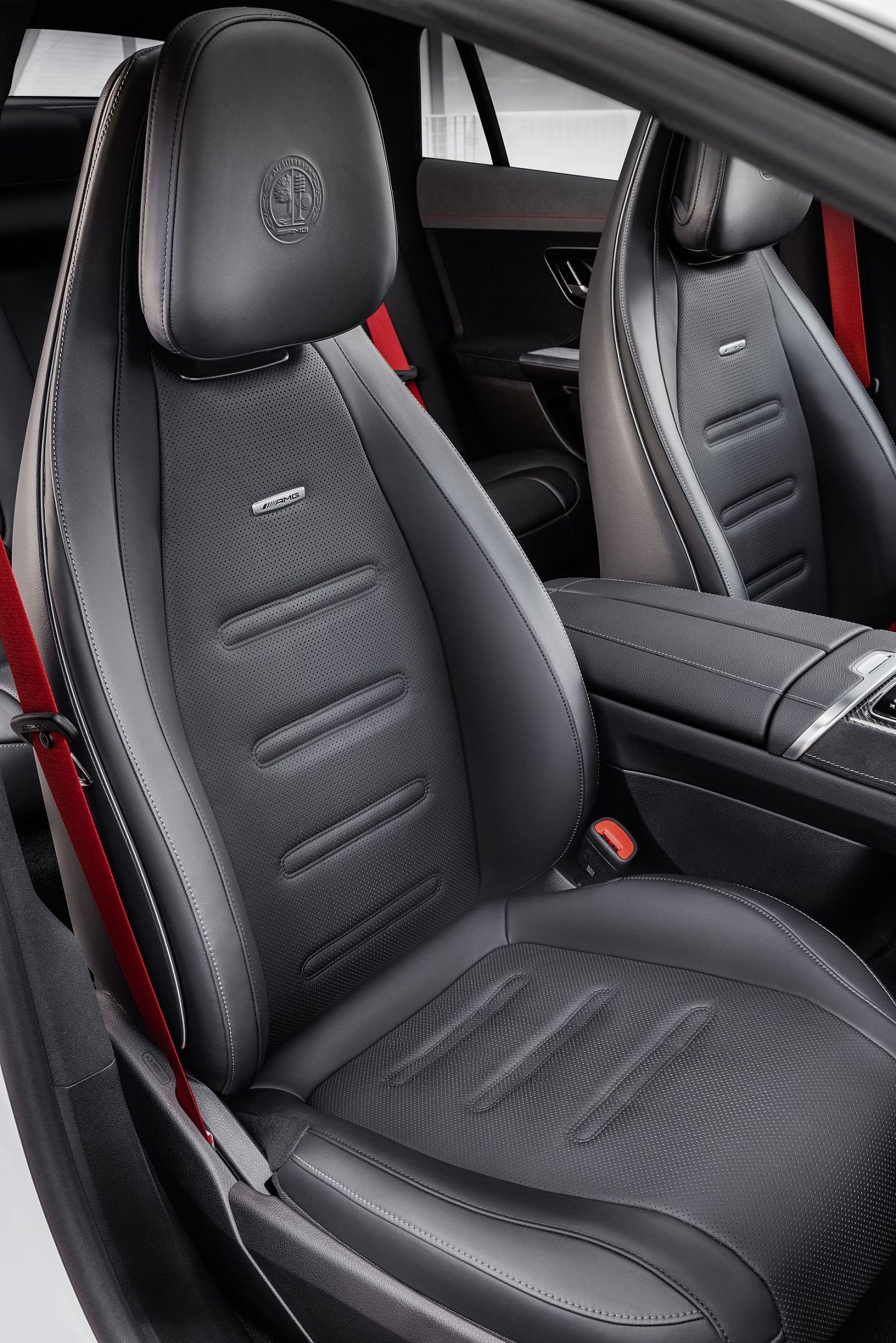 梅赛德斯-奔驰宣布推出EQE电动轿车高性能AMG版 - 12