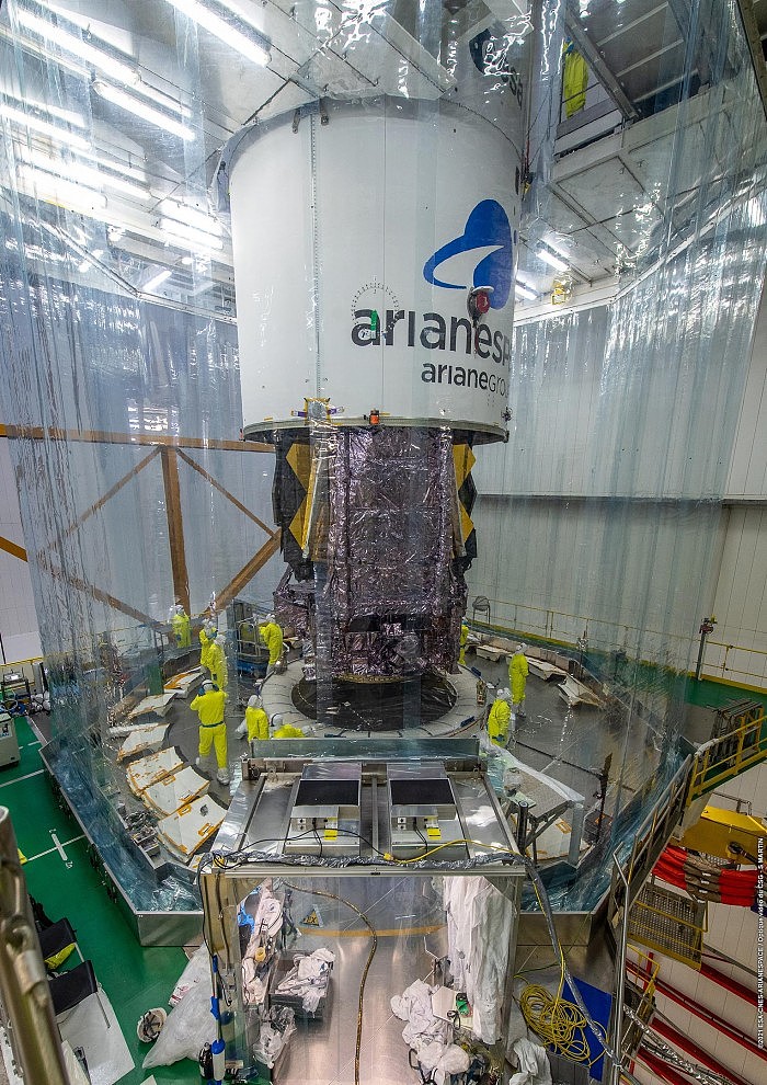 Webb-Secured-Inside-Ariane-5-Fairing-3.jpg
