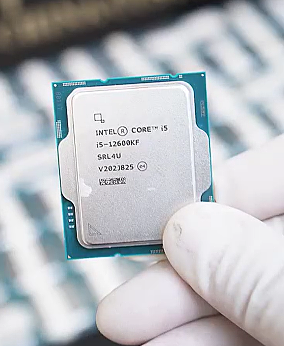 行走的 CPU：男子身上绑 160 颗英特尔 12 代 i5 处理器闯关被查获 - 4