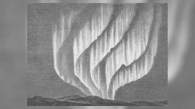 这是由亚当·保尔森于1882年11月15日在格陵兰戈特霍普地区观察到的极光图像