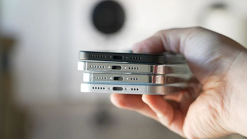 苹果 iPhone 15 系列四款机模上手 - 2