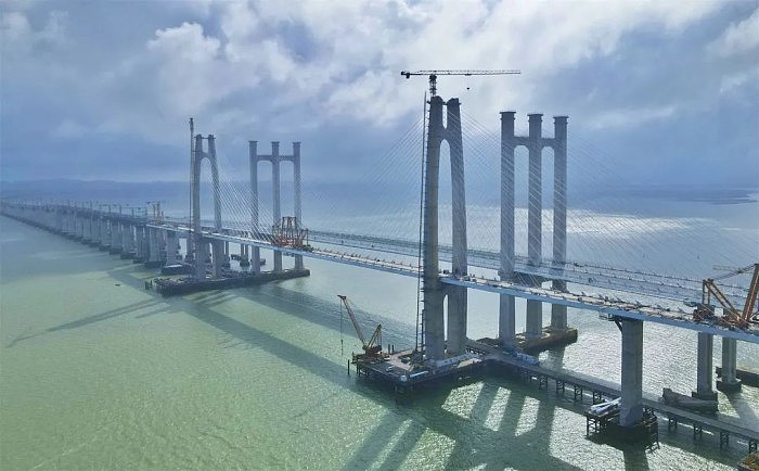 国内首座跨海高铁桥主桥合龙，设计时速350公里 - 5