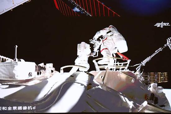 班师回宫！首次“走出”中国空间站的刘伯明、汤洪波做了这三件事 - 1