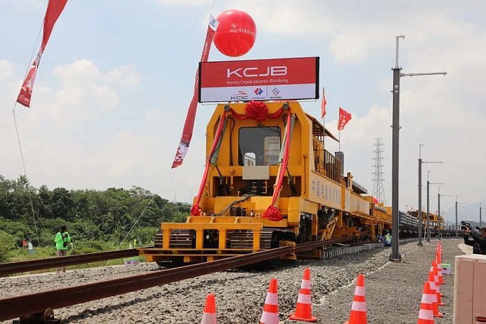 东南亚第一条高铁开始铺轨：全套中国出品 - 2