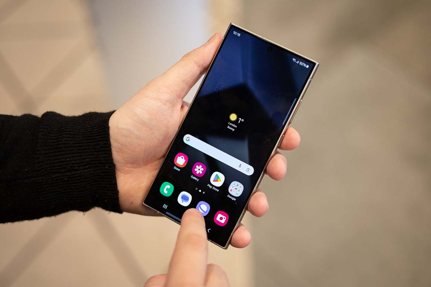 三星 Galaxy S24 Ultra 手机发布：钛合金机身、AI 功能加持，1299 美元起 - 1