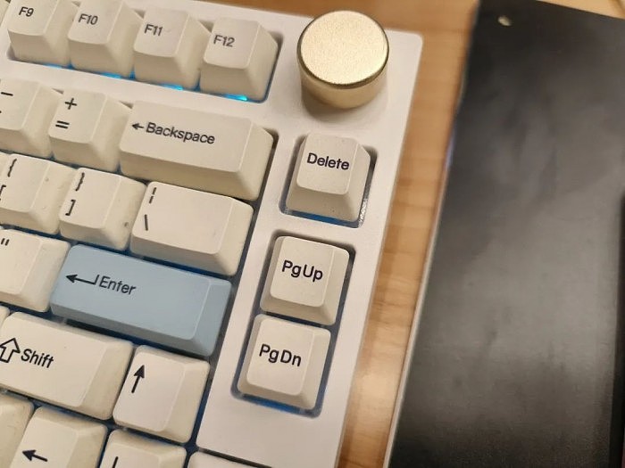 键盘上这些被厂商抠掉的功能键 到底有多没用？ - 17