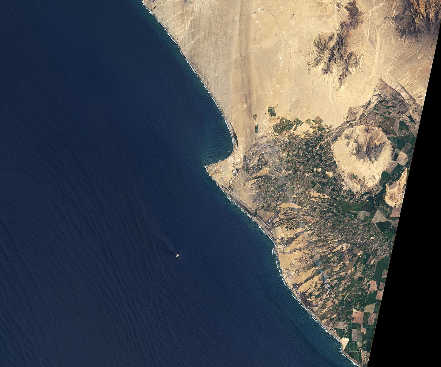 秘鲁北部海岸拥有也许是世界上最长的海浪 号称