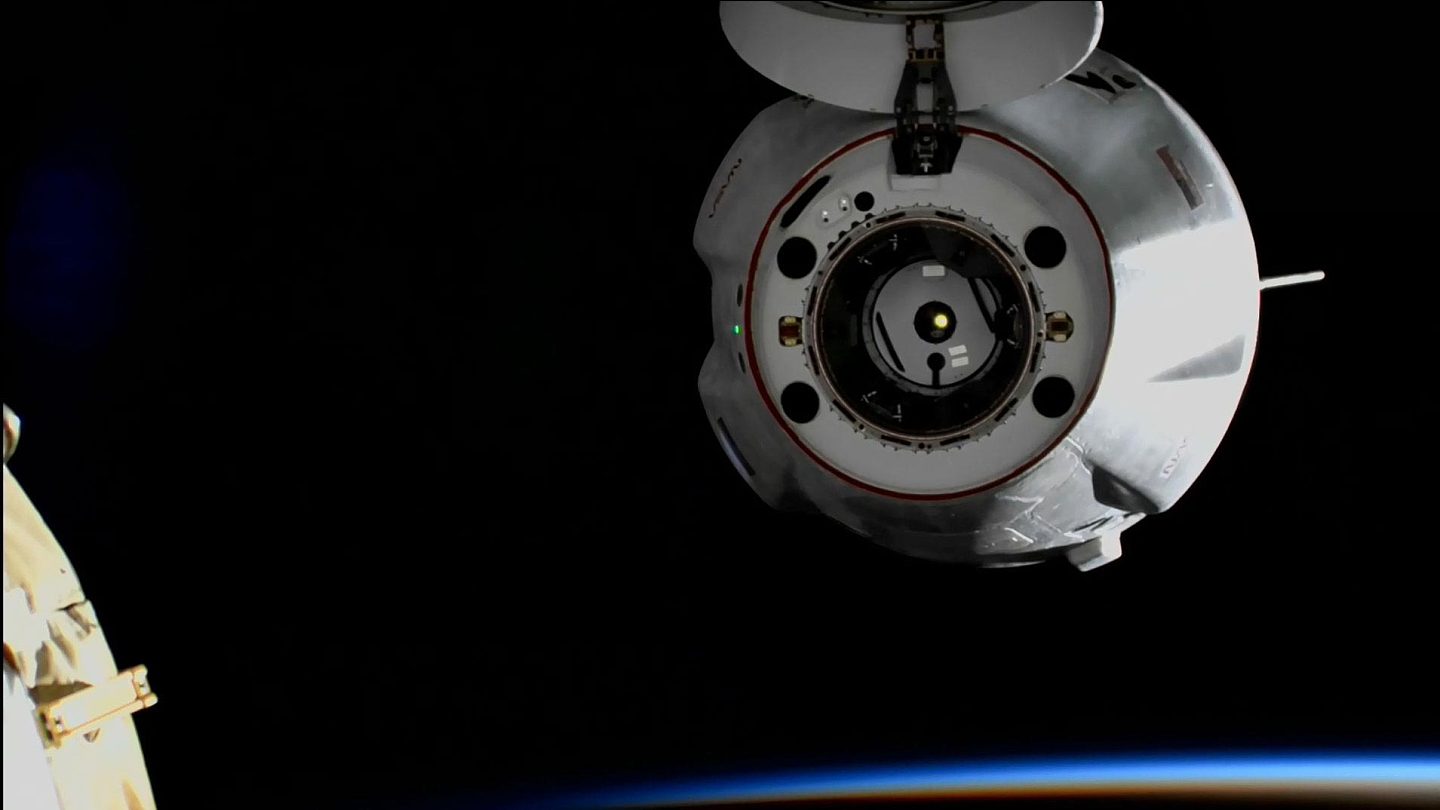 SpaceX“龙飞船”离开空间站并将返回地球 - 1