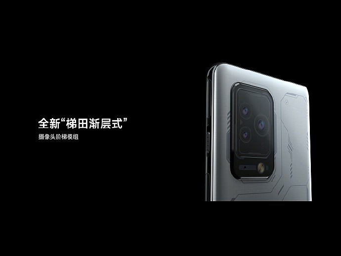 2799 元~5999 元，黑鲨 5 / Pro / RS / 中国航天版游戏手机正式发布：集齐骁龙 870/888/888+/8 Gen 1 芯片，144Hz OLED 屏幕，120W 满血快充 - 24