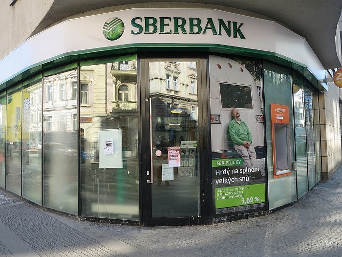 Sberbank_Praha_5,_Smíchov_01.jpg