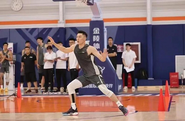 上海男篮官方：郭昊文、可兰白克等8名队员通过体测 - 4